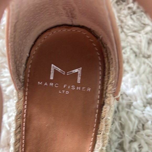 Marc Fisher Wedges - Picture 5 of 8